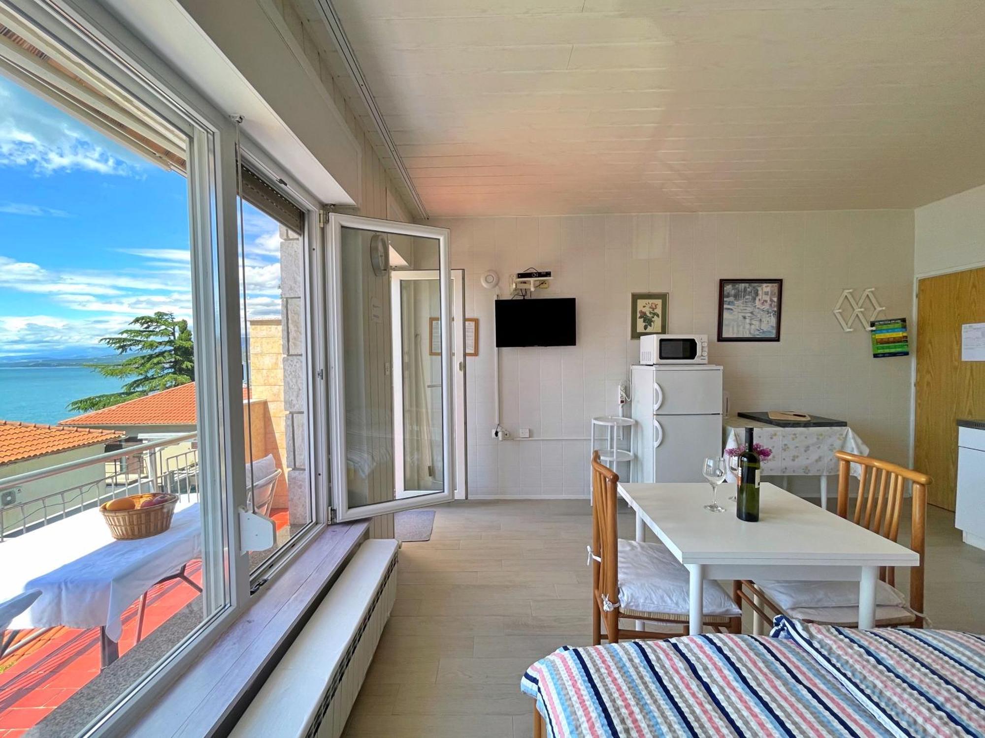 Apartments Nada Šilo Екстериор снимка
